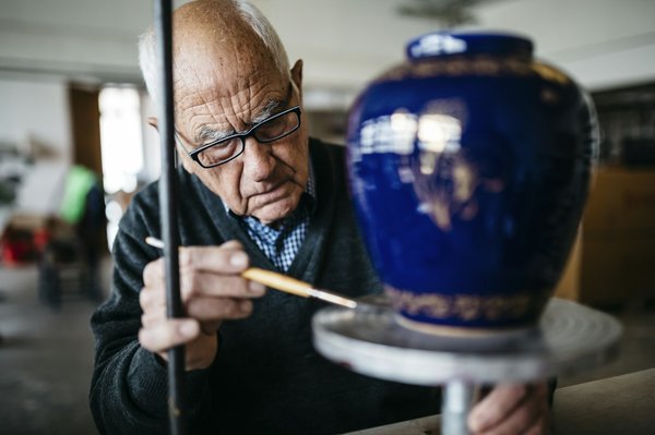 Les secrets des vases bleus pour sublimer votre intérieur
